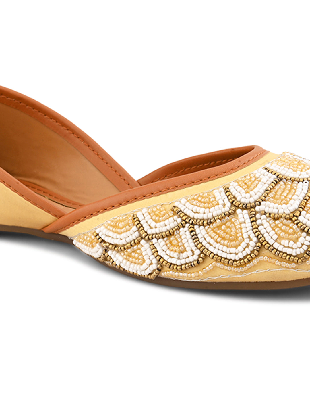 Ethnic Pearl & Bead Handcrafted Punjabi Juttis