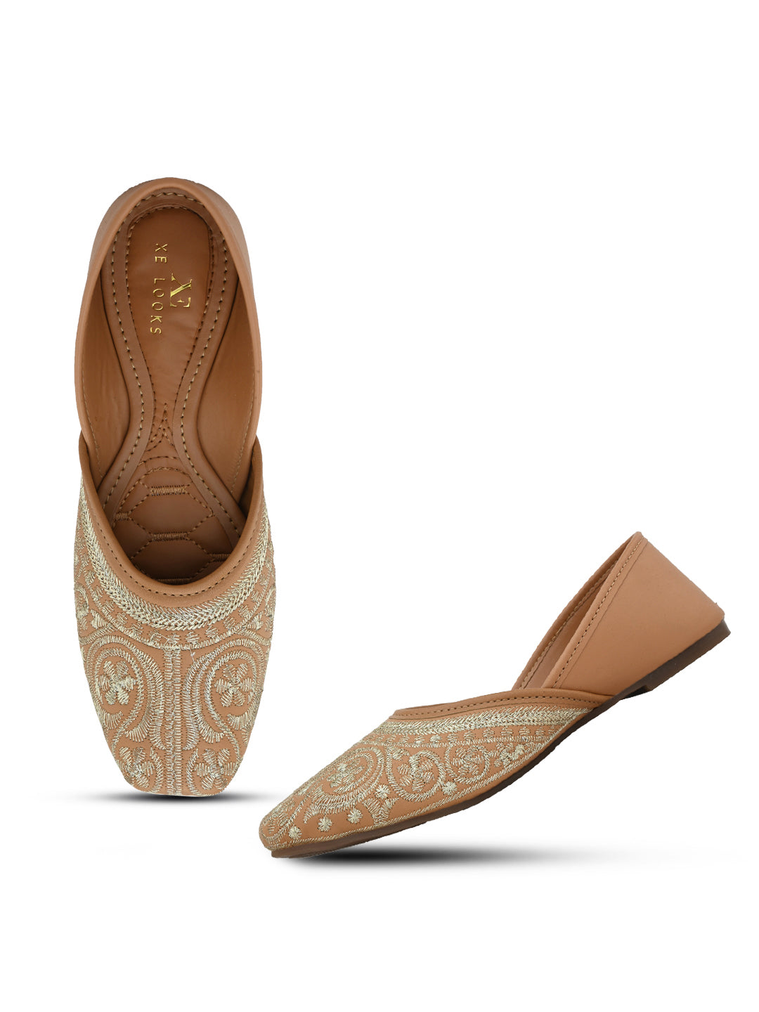 Handcrafted Traditional Design with Chic Embroidery Juttis