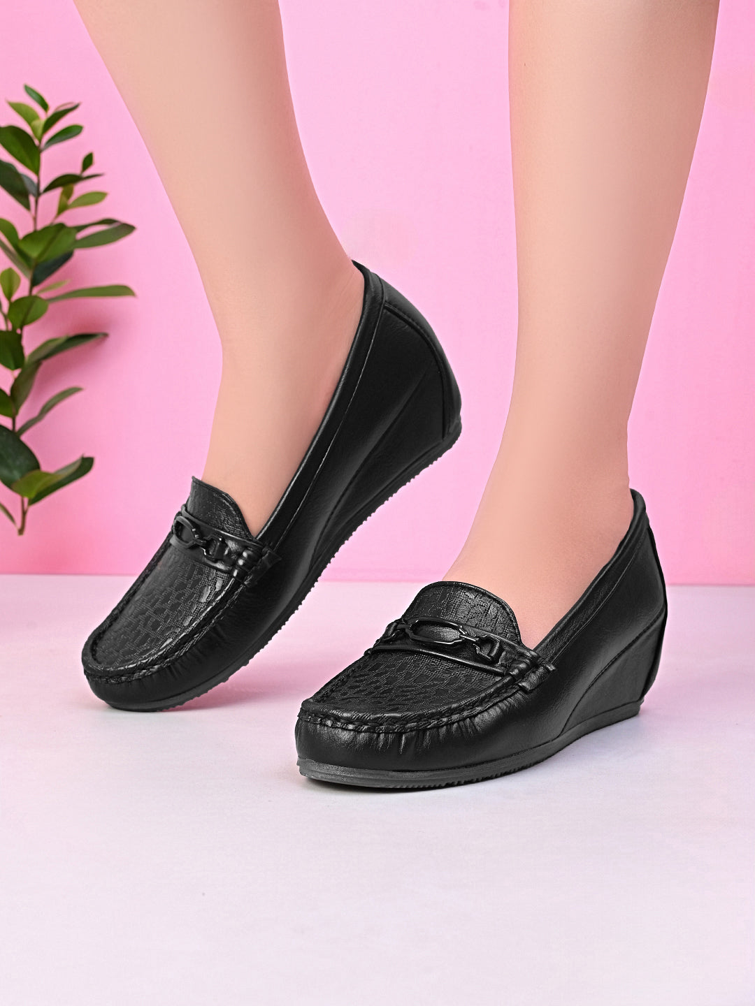 Classic Textured Vamp Buckle Detail Wedge Loafers