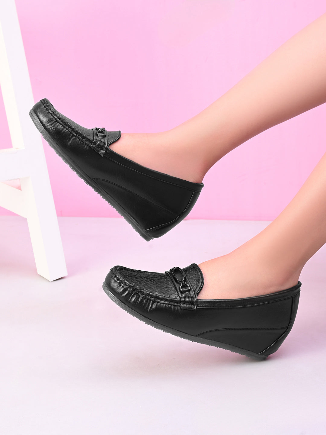 Classic Textured Vamp Buckle Detail Wedge Loafers