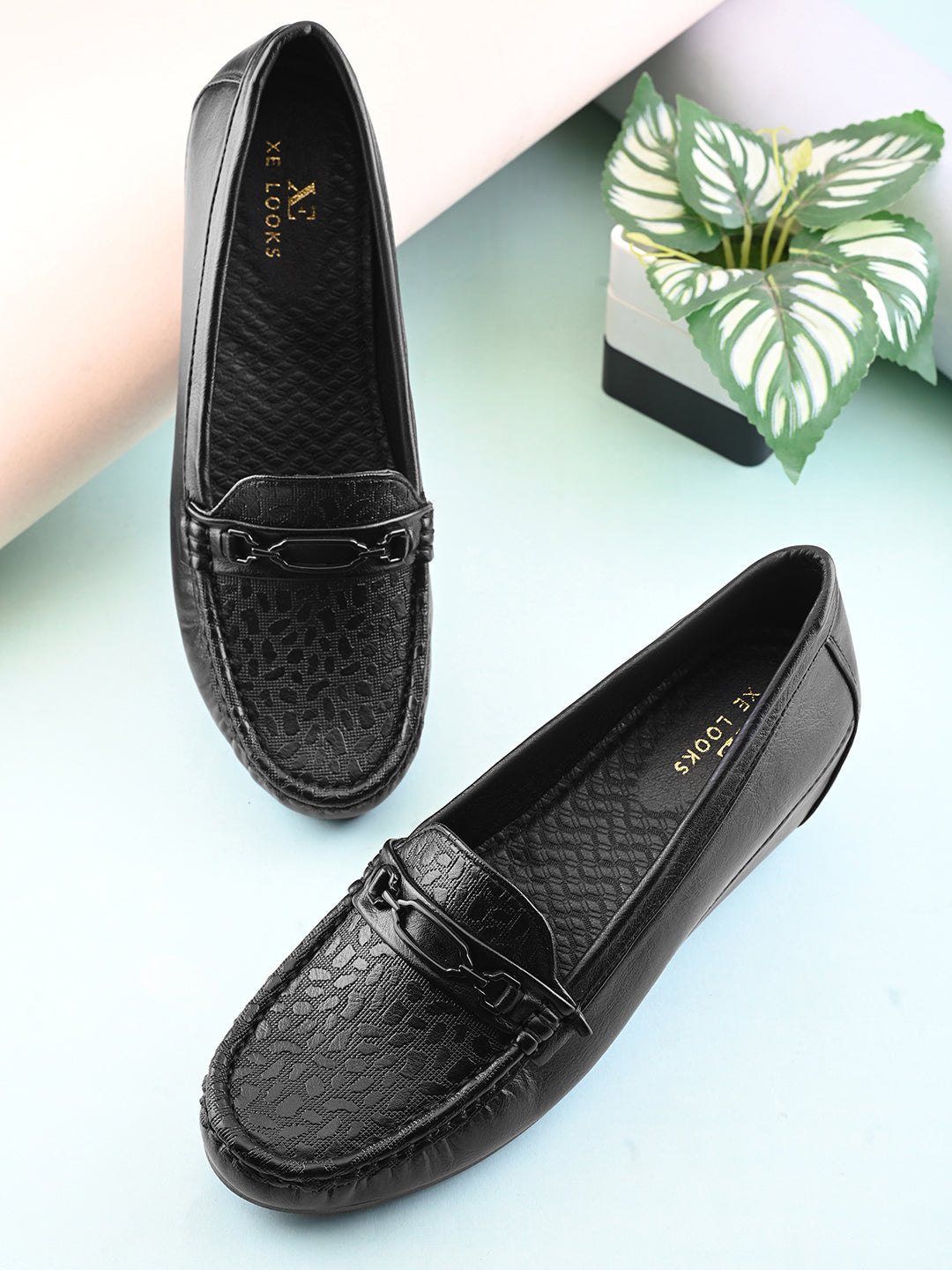 Classic Textured Vamp Buckle Detail Wedge Loafers