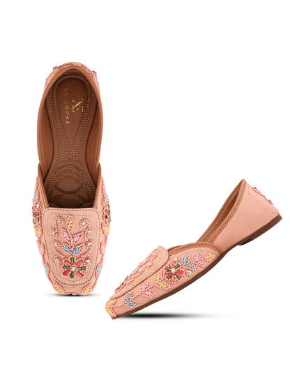 Stylish Handcrafted Punjabi Juttis