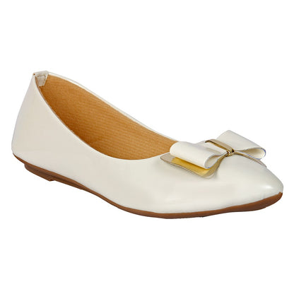 Classic & Timeless Patent Leather Flat Ballerinas With Buckle Design