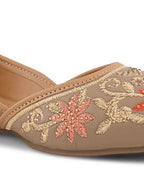 Elegant Embroidered Ethnic Juttis
