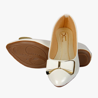 Classic & Timeless Patent Leather Flat Ballerinas With Buckle Design