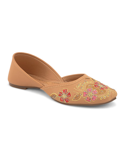 Embroidered Floral Pattern Traditional Juttis