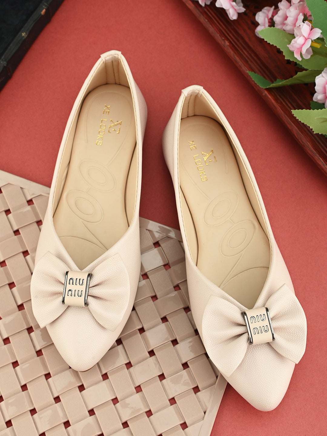 Comfortable and Versatile Bow Accent Bellies