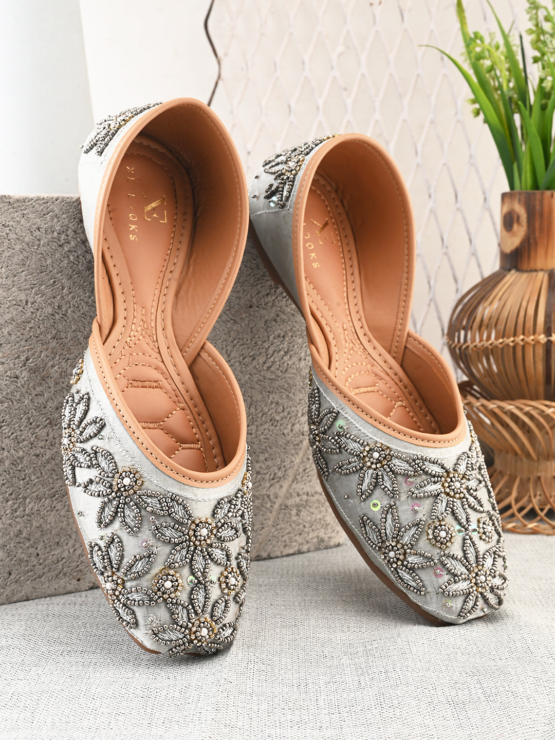 Handcrafted Embroidered Punjabi Juttis