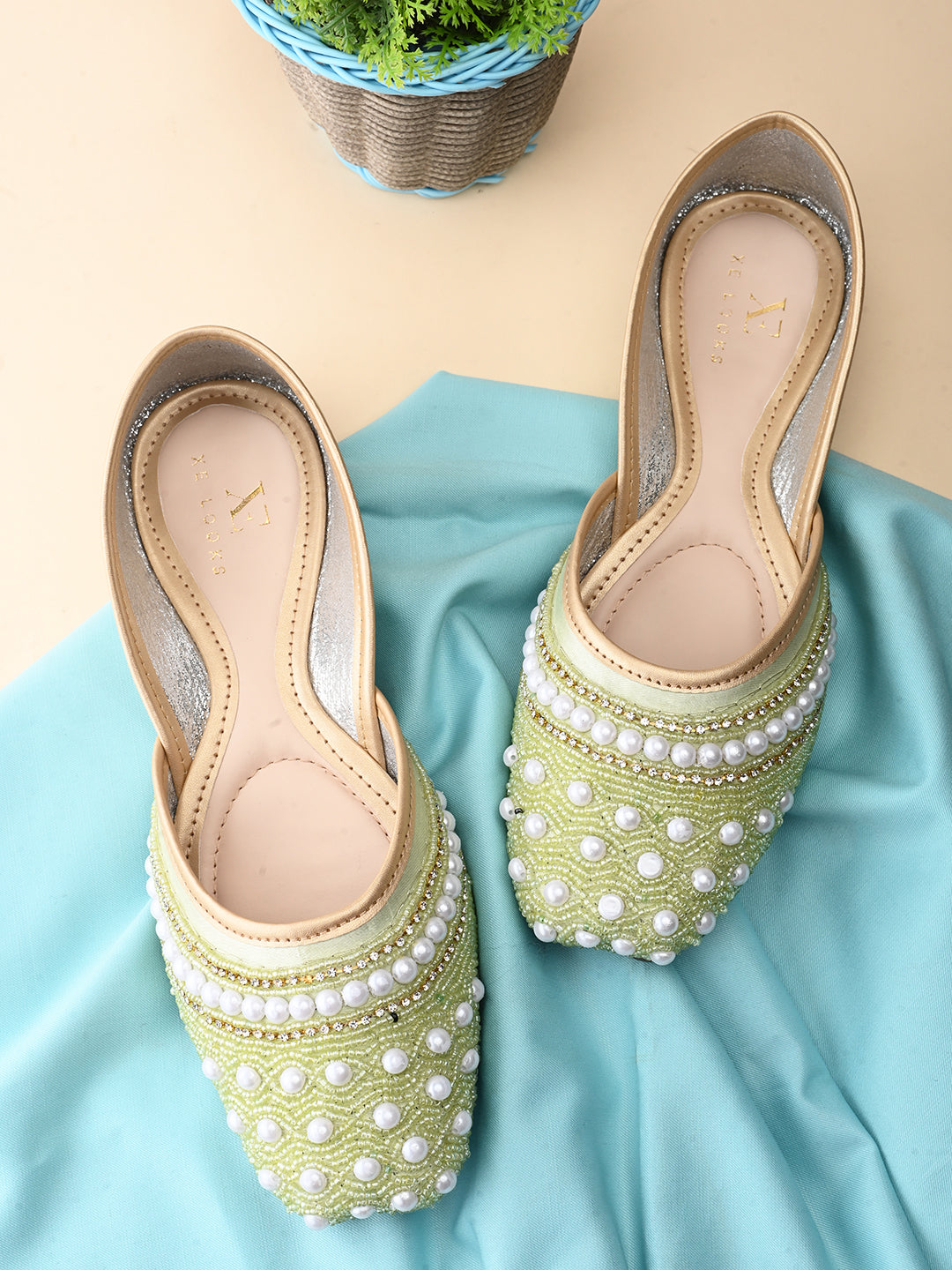 Traditional Handcrafted Punjabi juttis