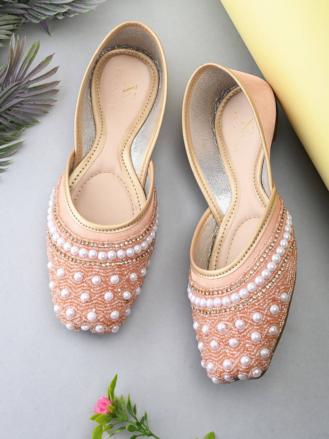 Traditional Handcrafted Punjabi juttis