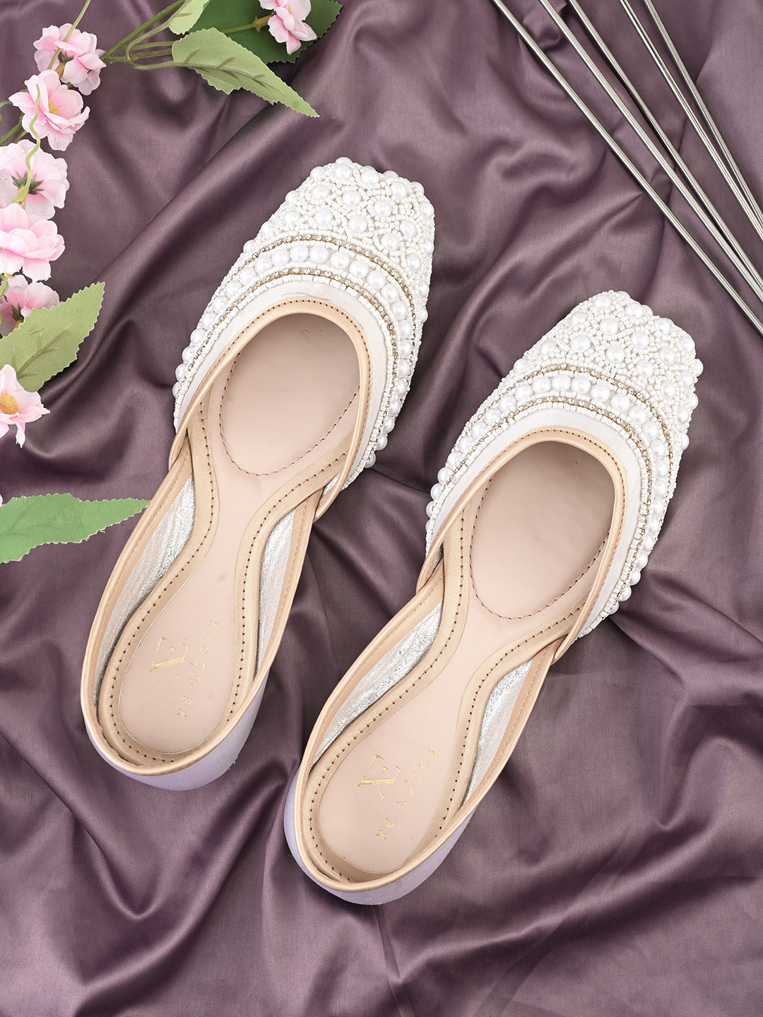 Traditional Handcrafted Punjabi juttis