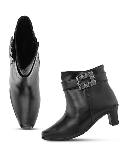 Comfortable & Stylish Zipper Black Boots