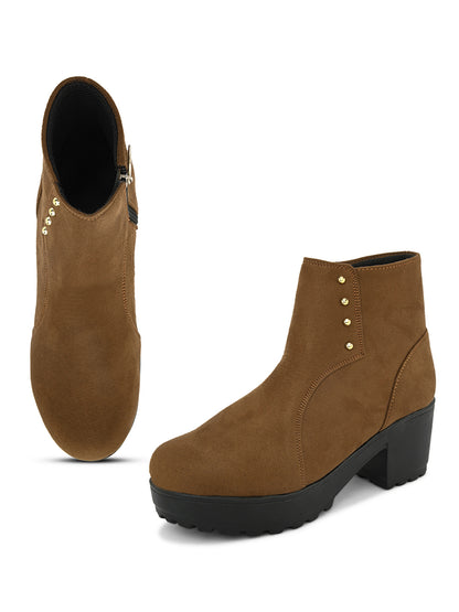 Comfortable & Fashionable Boots With Zip Closure