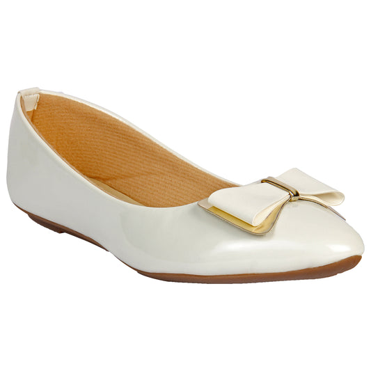 Classic & Timeless Patent Leather Flat Ballerinas With Buckle Design