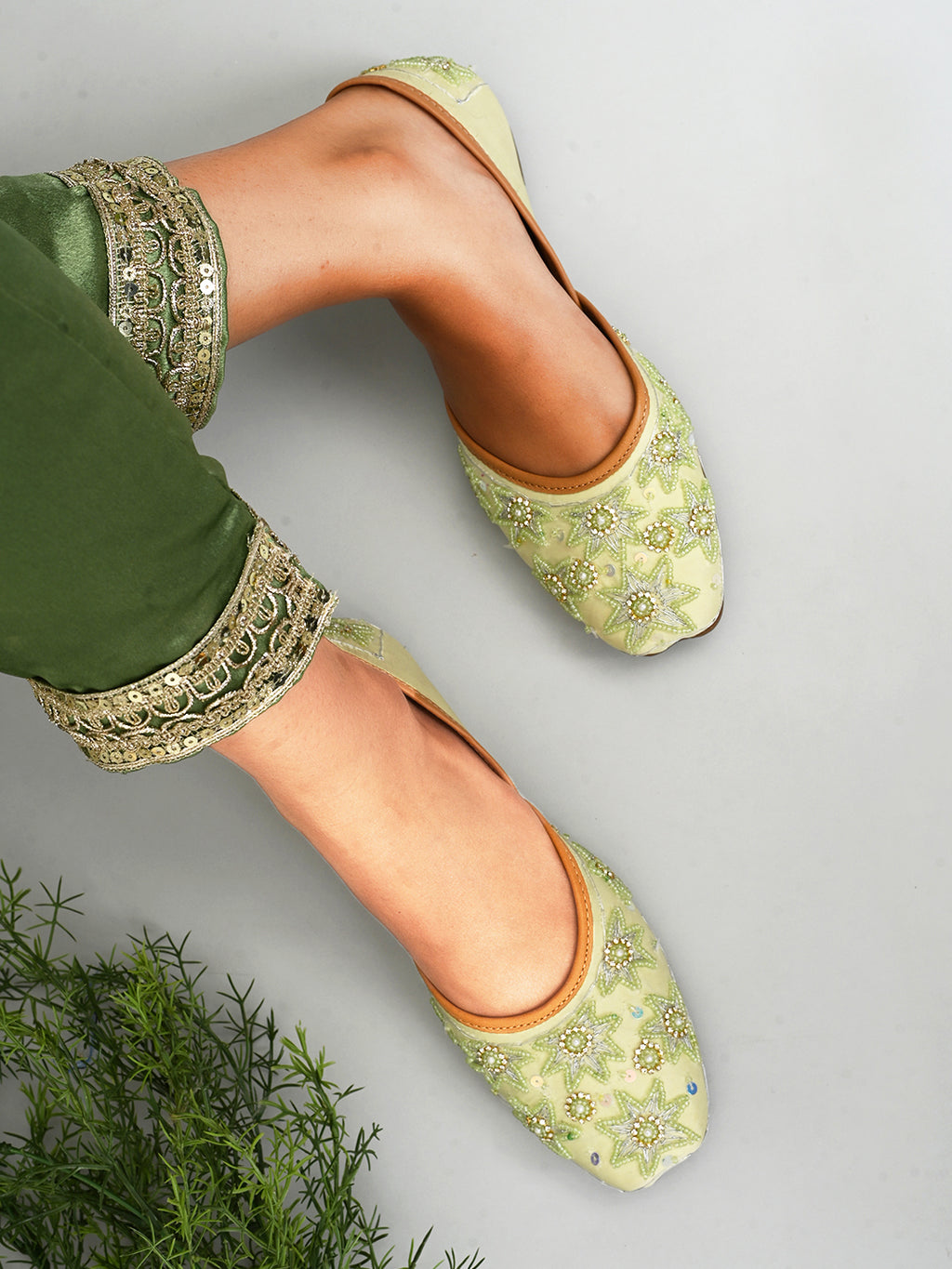 Handcrafted Embroidered Punjabi Juttis