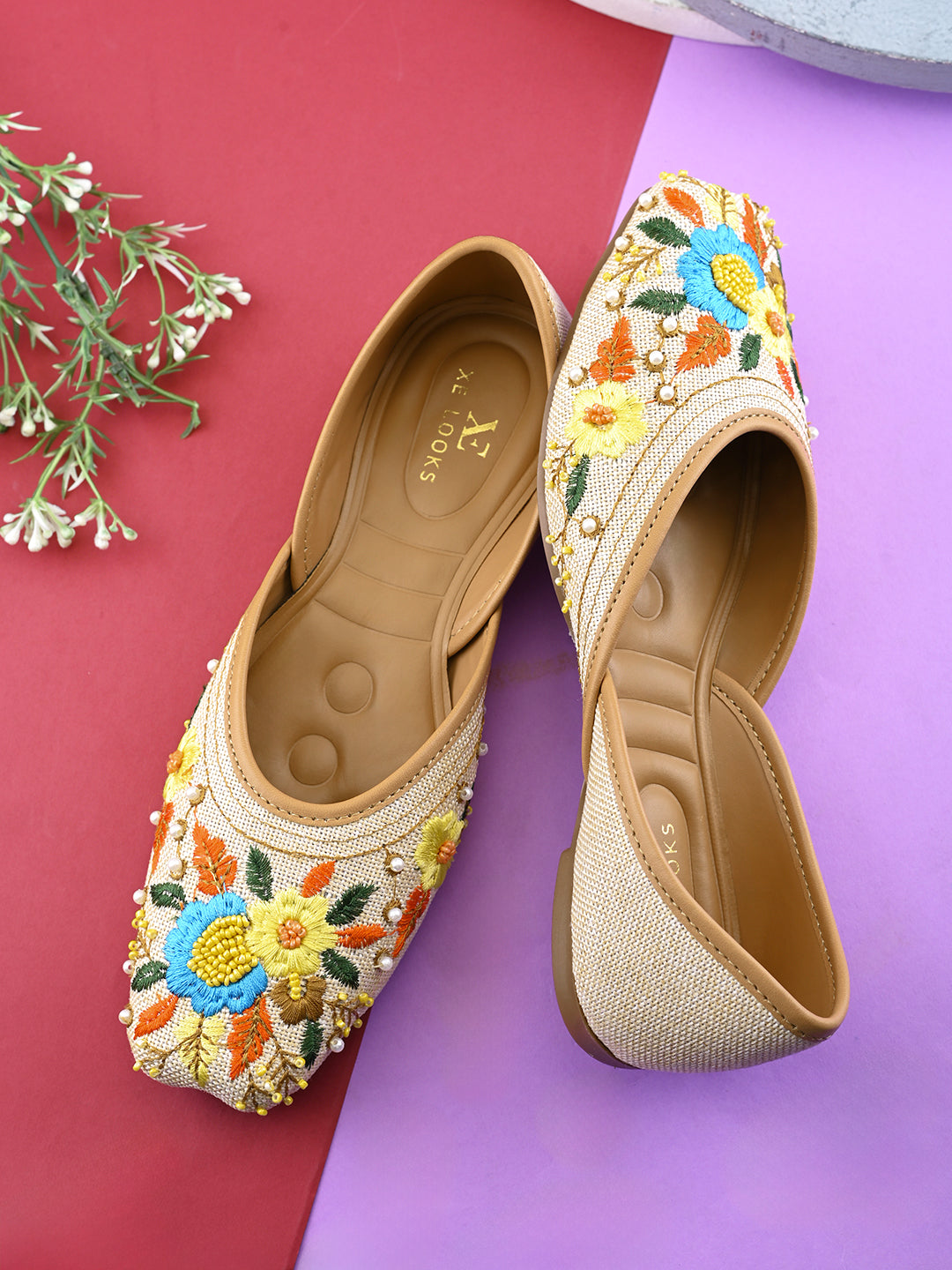 Traditional Floral Beaded Ethnic Juttis