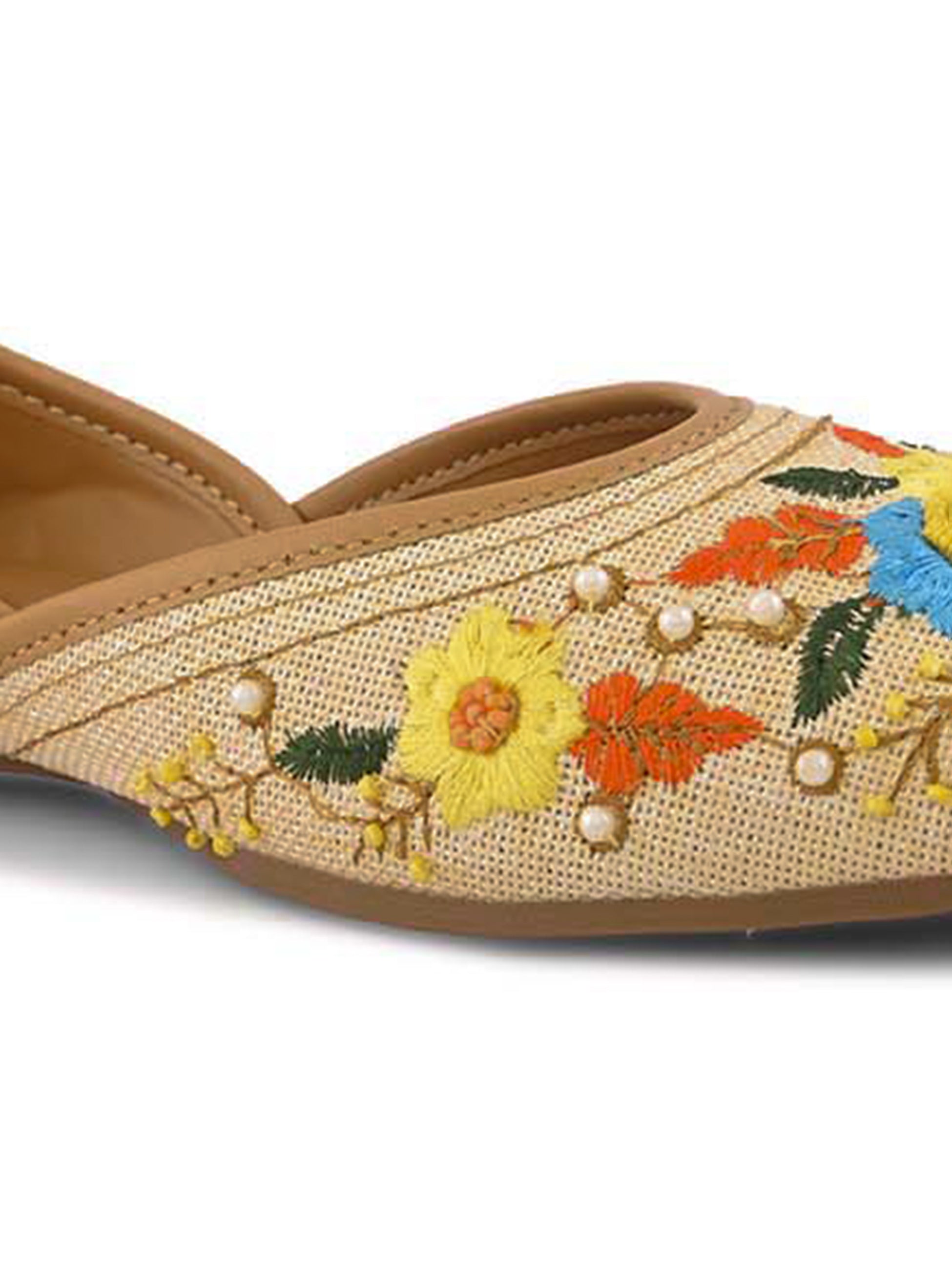 Traditional Floral Beaded Ethnic Juttis