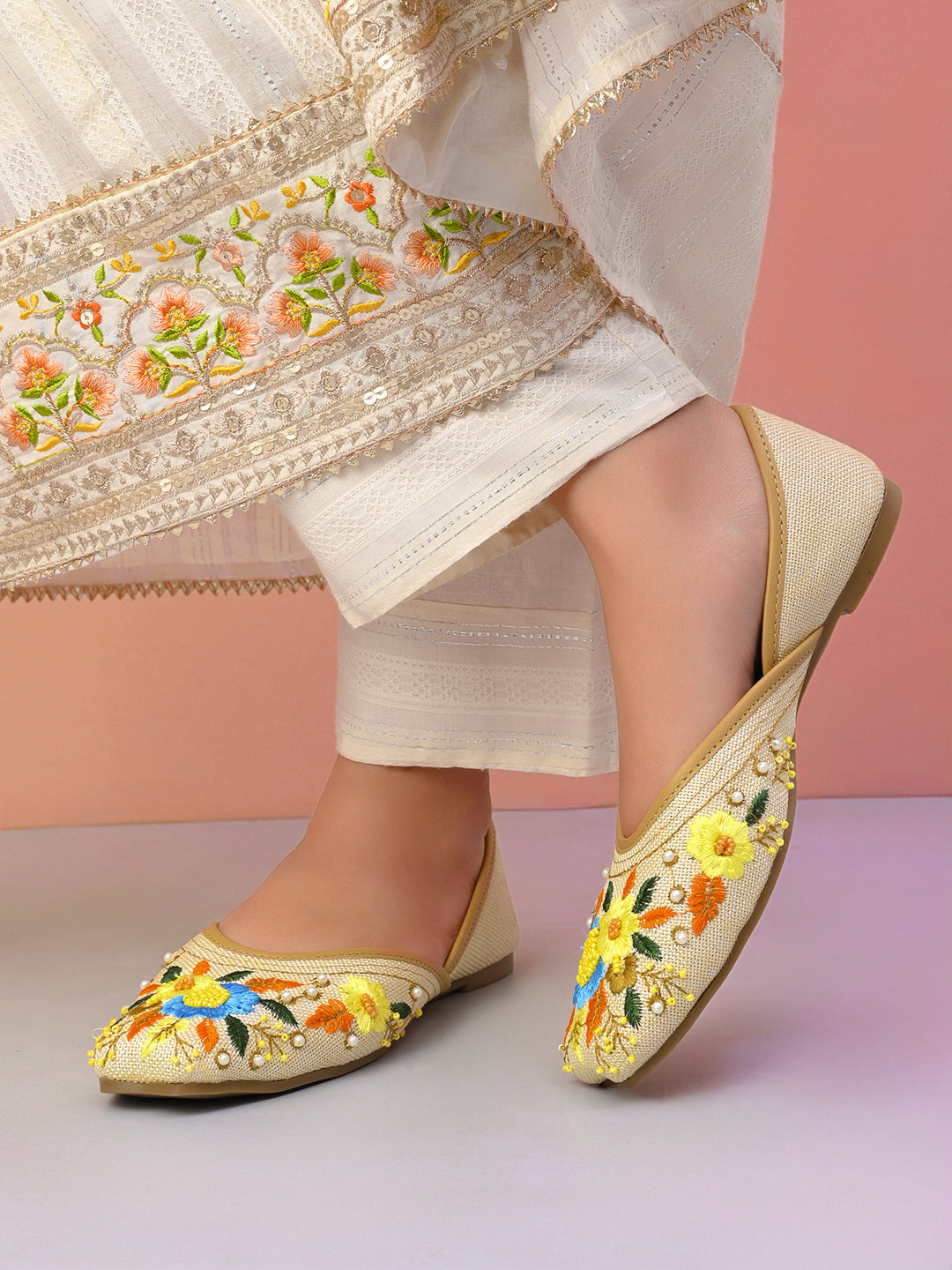 Traditional Floral Beaded Ethnic Juttis