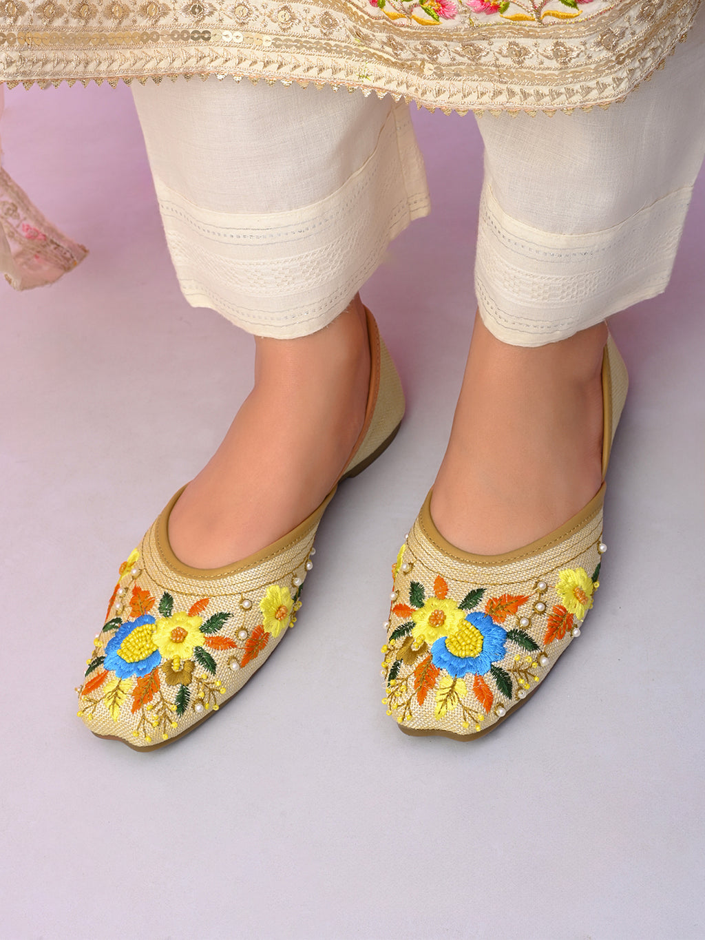 Traditional Floral Beaded Ethnic Juttis