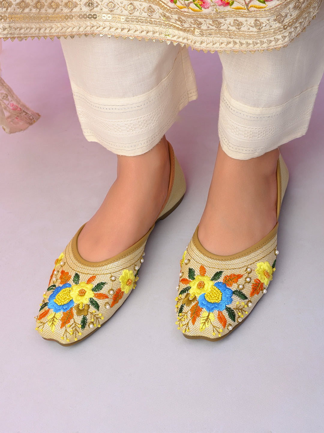 Traditional Floral Beaded Ethnic Juttis
