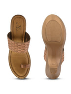 Wedge Toe-Ring Sandals Perforated Pleated Upper Strap