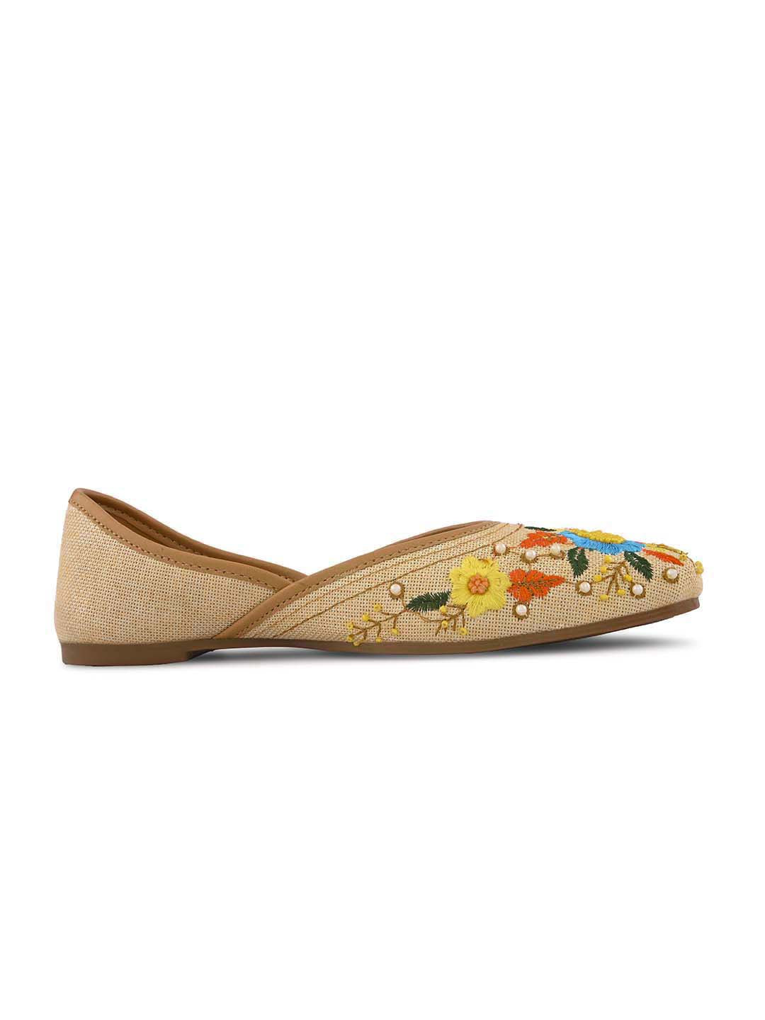 Traditional Floral Beaded Ethnic Juttis