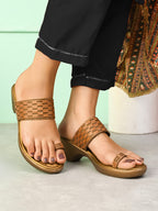 Wedge Toe-Ring Sandals Perforated Pleated Upper Strap