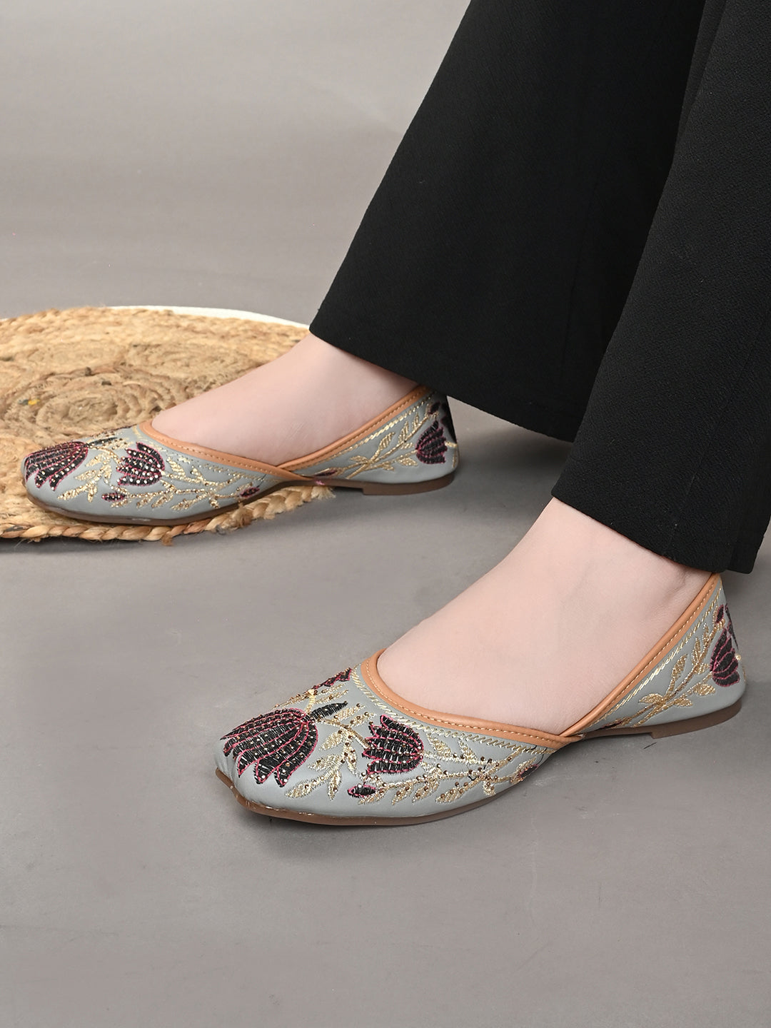 Flat Soft , Comfortable & Fancy Punjabi Jutti