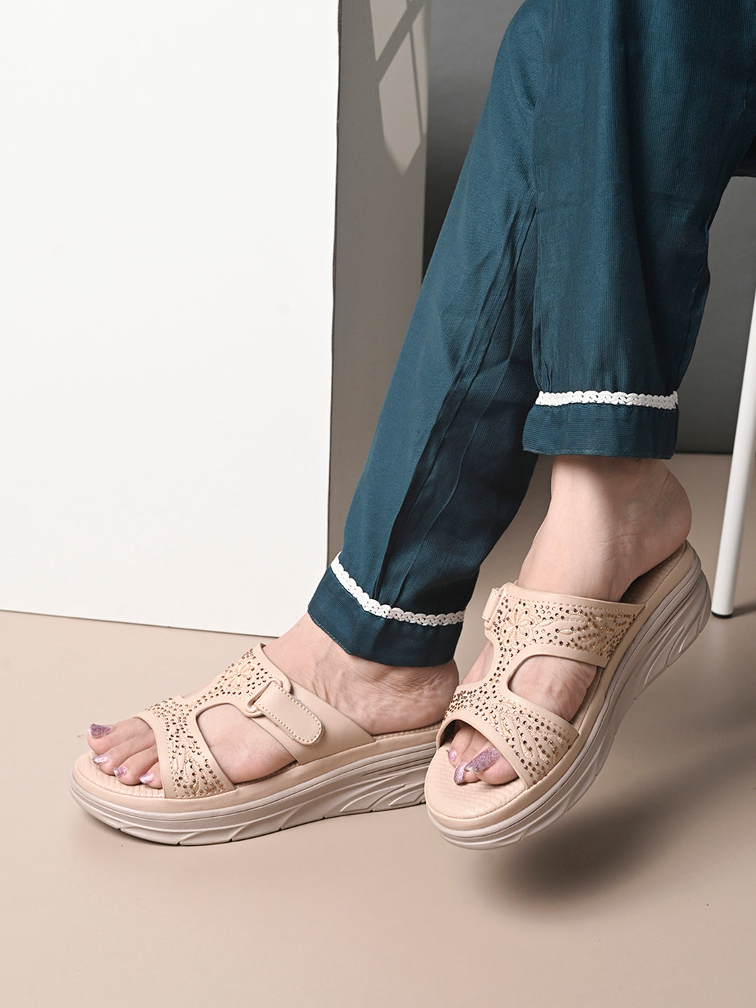 Orthopedic adjustable Fit doctor-Slippers