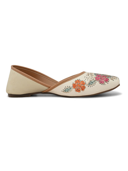 Embroidered Floral Pattern Traditional Juttis