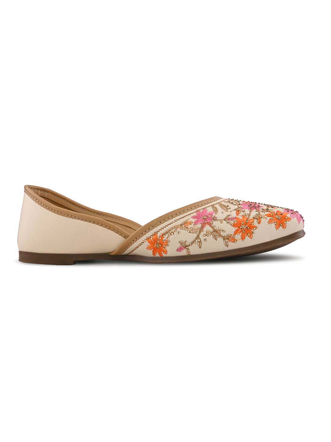 Elegant Threadwork Designer Juttis