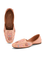 Stylish Handcrafted Punjabi Juttis