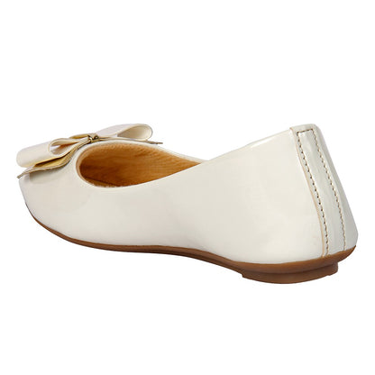 Classic & Timeless Patent Leather Flat Ballerinas With Buckle Design