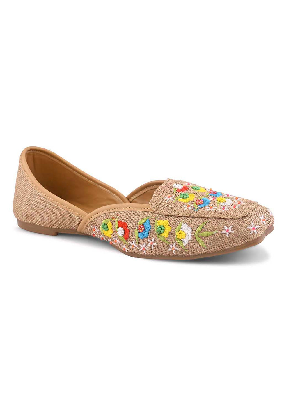 Elegant Floral Embroidered Ethnic Juttis