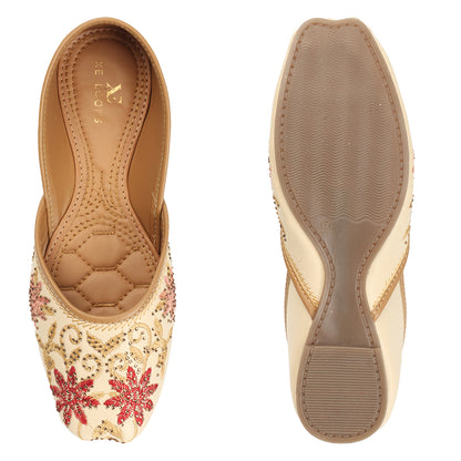 Attractive Flower Design Fancy Ethnic Punjabi Juttis