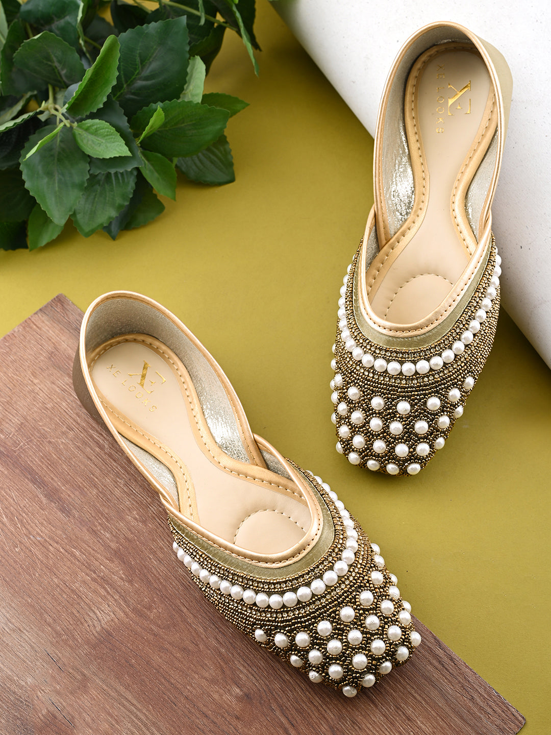 Traditional Handcrafted Punjabi juttis