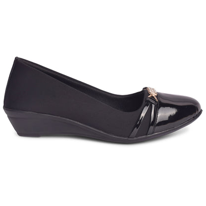 Classic & Graceful Ballerinas with Stylish Buckle