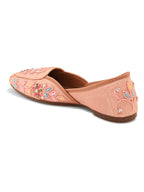 Stylish Handcrafted Punjabi Juttis
