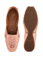 Stylish Handcrafted Punjabi Juttis
