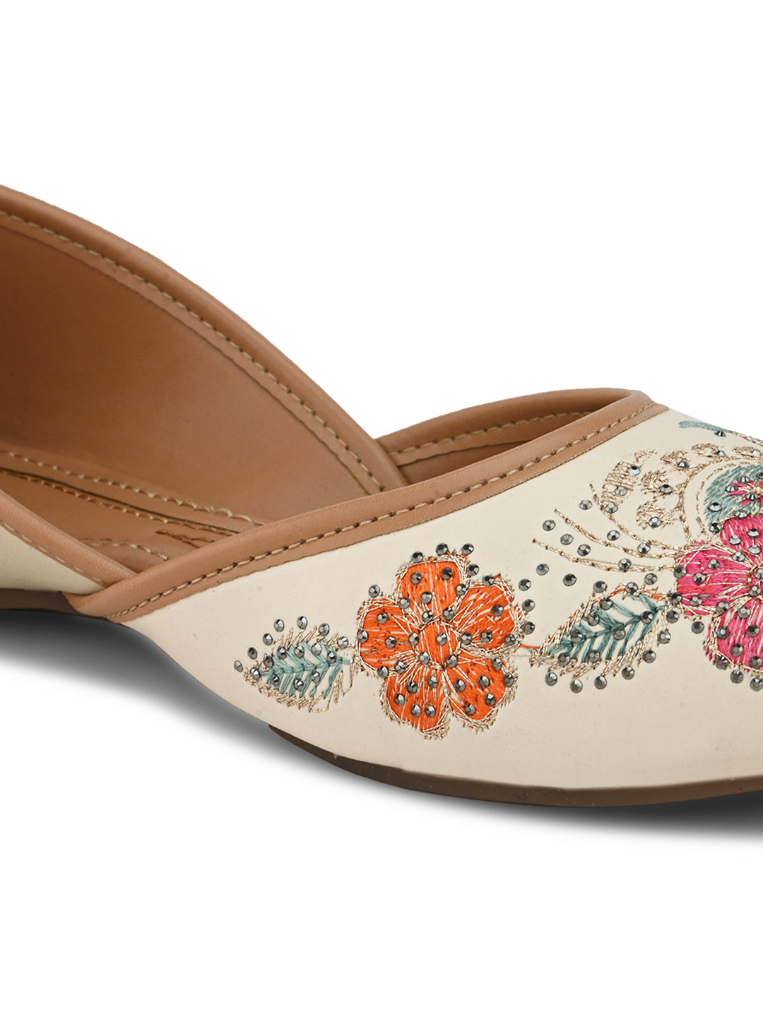 Embroidered Floral Pattern Traditional Juttis