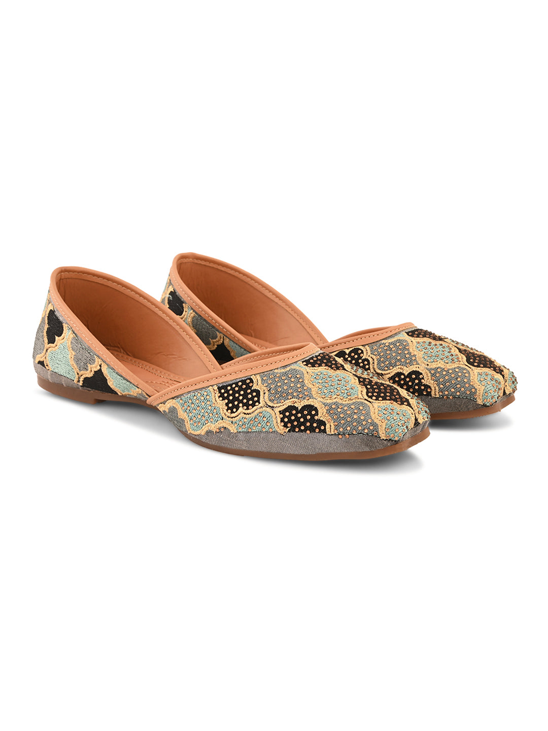 Traditional with Intricate Threadwork Juttis