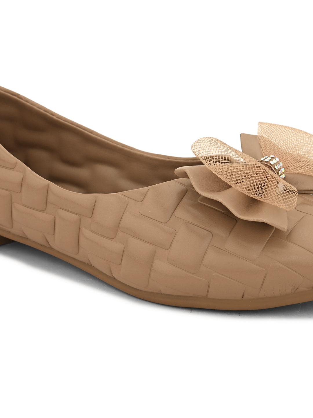 Textured Flats with Mesh Bow – Elegant Design, Comfortable Fit