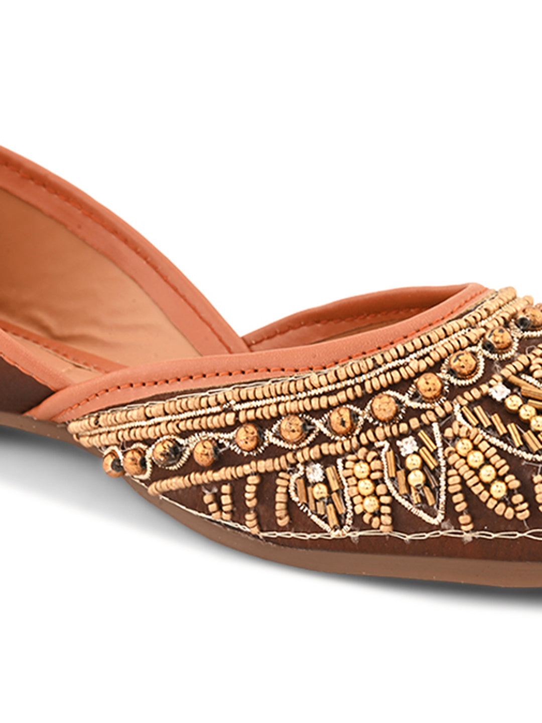 Handcrafted Traditional Design Punjabi Juttis