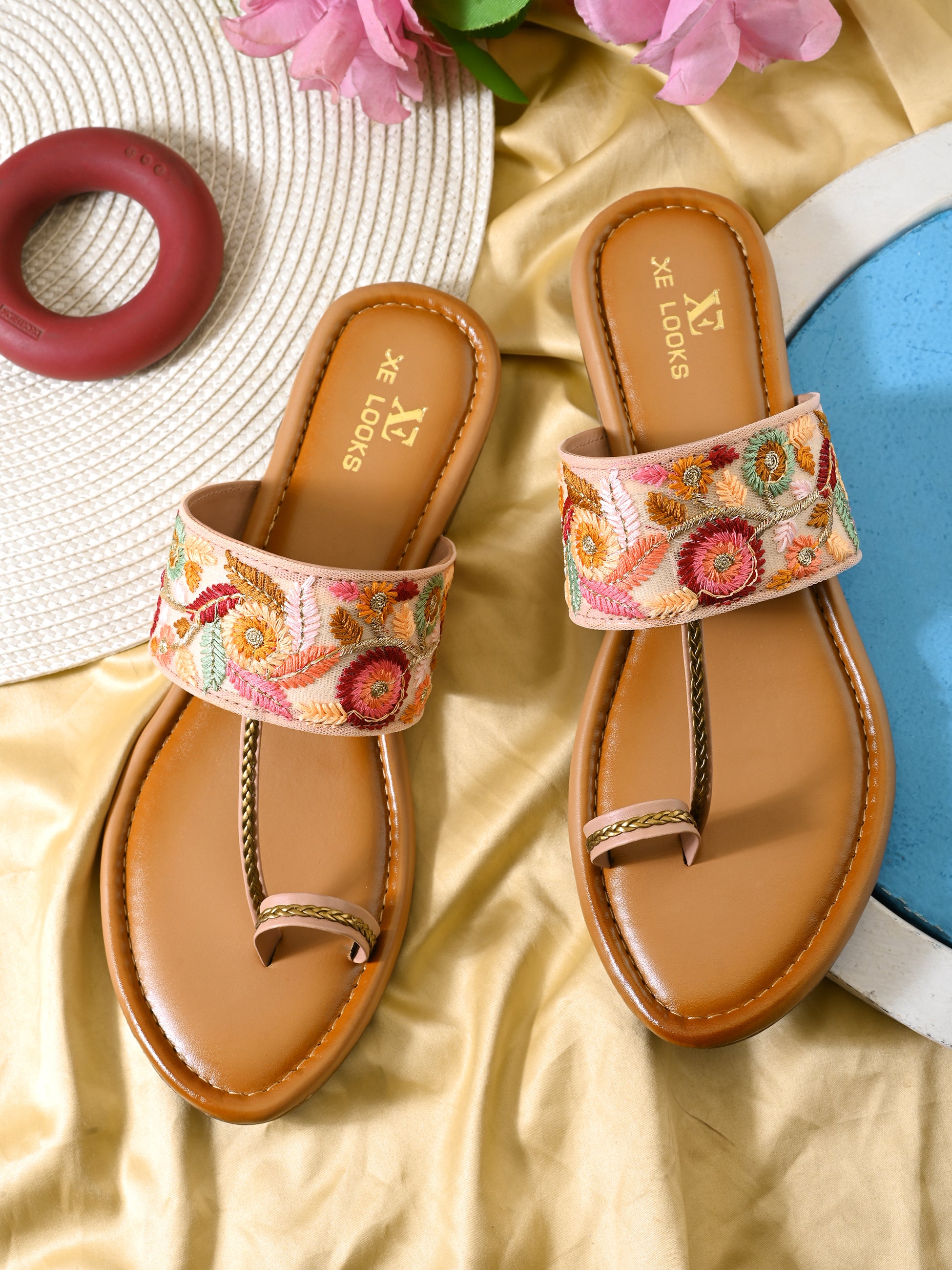 Chic Floral Embroidered Toe-Ring Flats Sandals