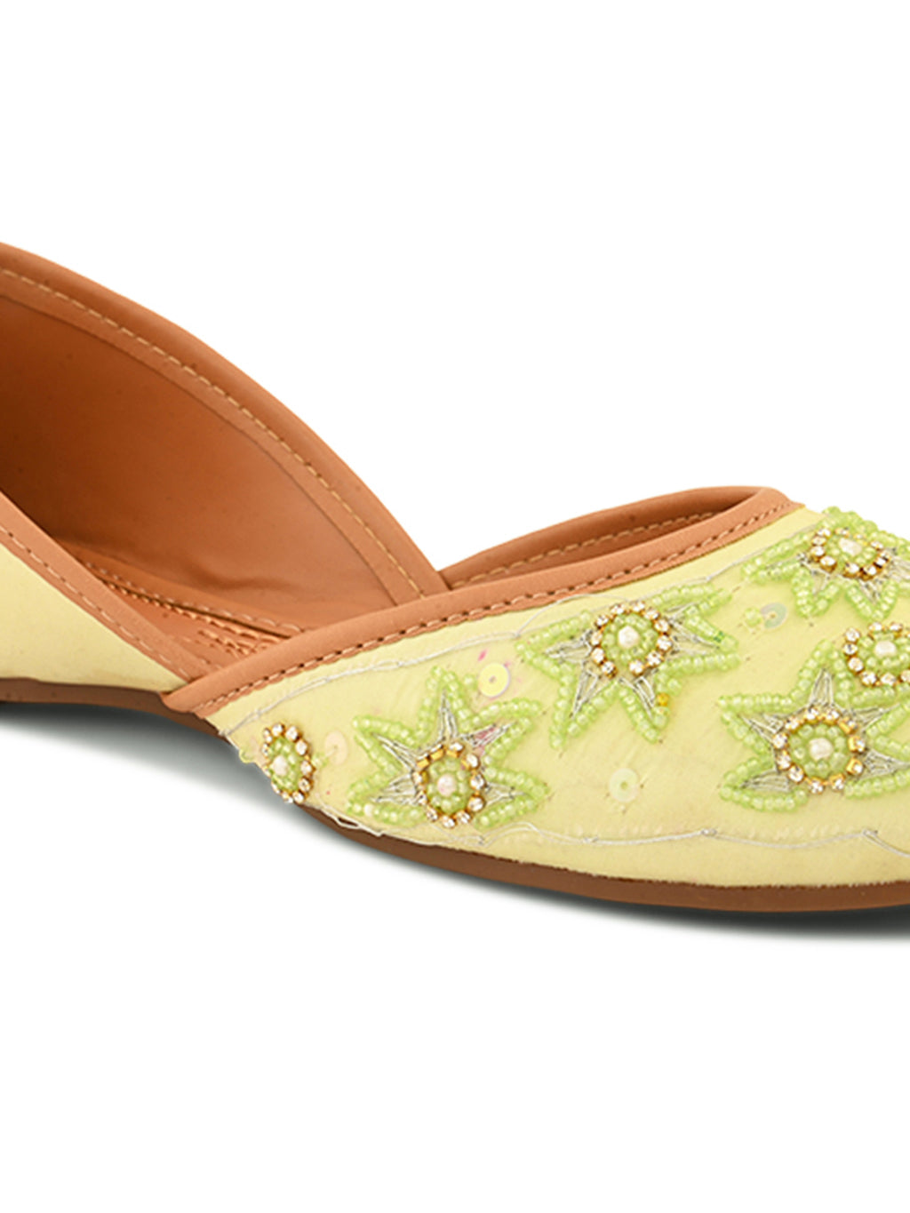 Handcrafted Embroidered Punjabi Juttis