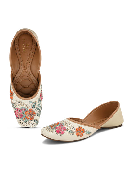 Embroidered Floral Pattern Traditional Juttis