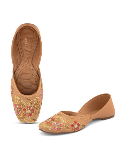 Embroidered Floral Pattern Traditional Juttis