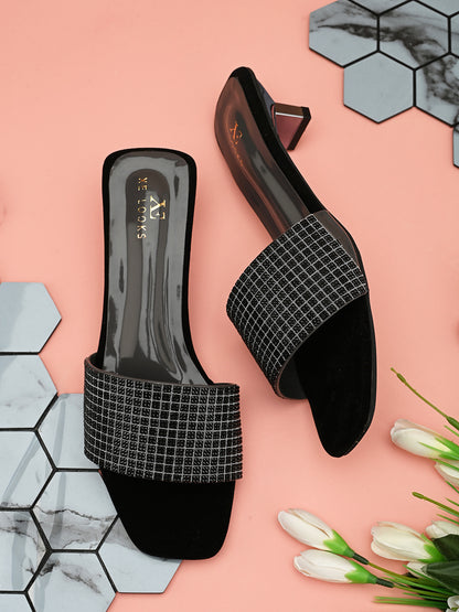 Sophisticated & Classy Grid Design Flat Slippers