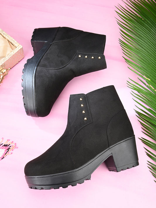 Comfortable & Fashionable Boots With Zip Closure