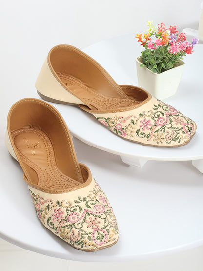 Ethnic Design Comfortable & Fancy Embroidered Punjabi Juttis